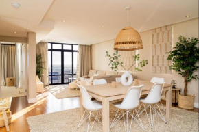 Panoramic Ocean View Beachfront Top floor 2 bed, Big Bay- 212 Eden on the Bay